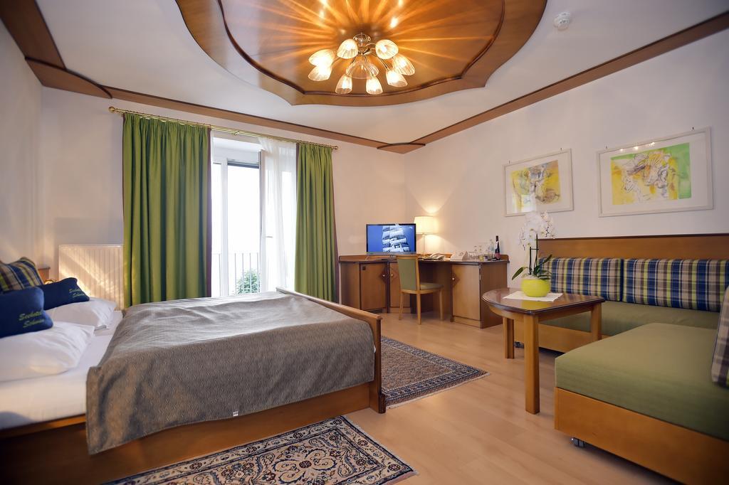 Seehotel Schwan Gmunden Exterior photo