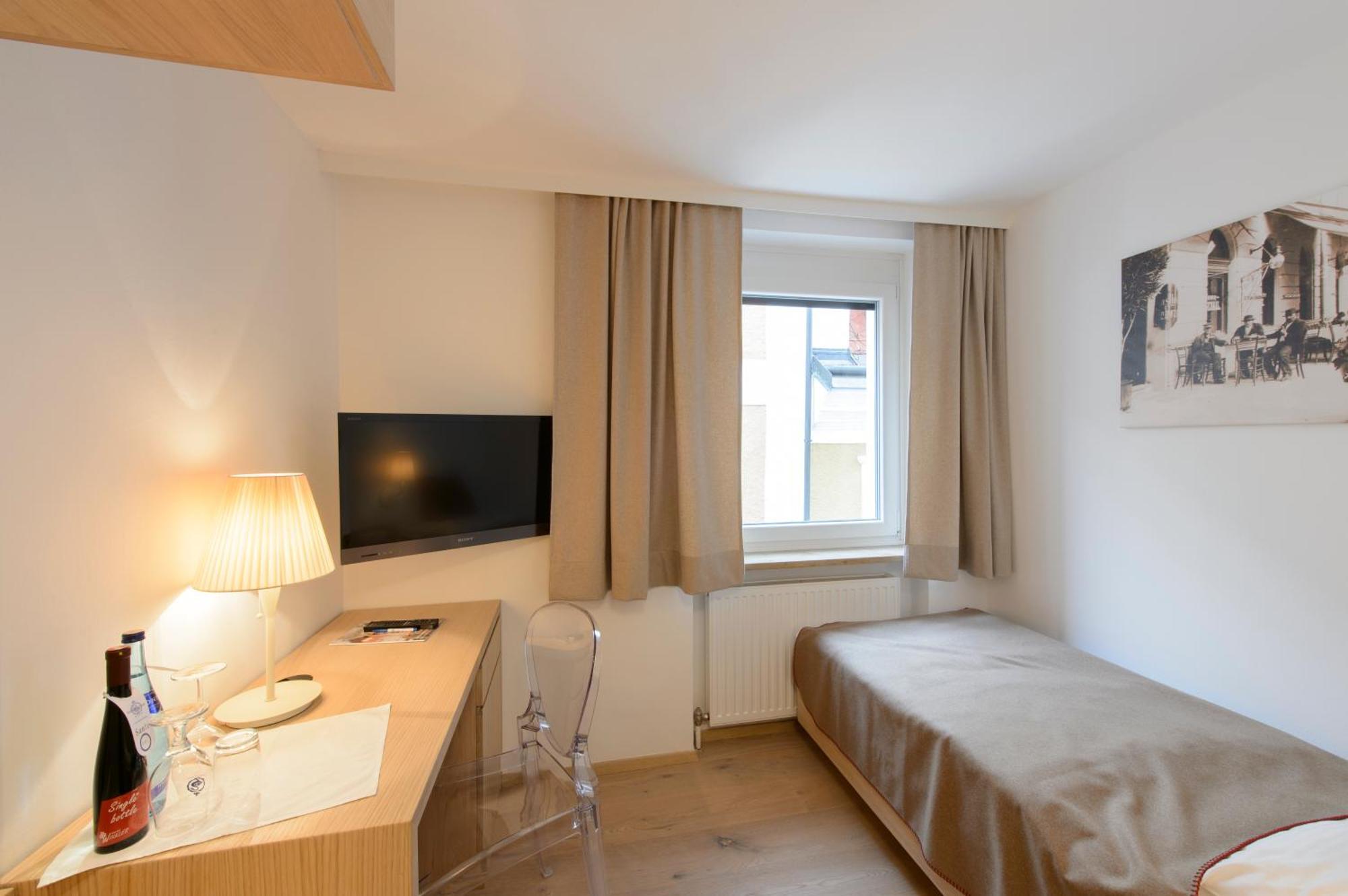Seehotel Schwan Gmunden Exterior photo